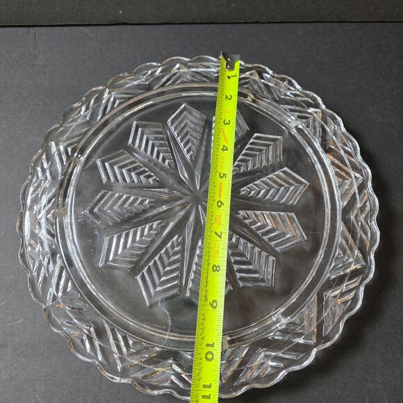 Vintage Clear Glass Snowflake Footed Cake Plate With Scalloped Edge - Picture 3 of 5